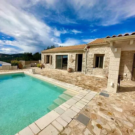 Nikolas Villa Ozias