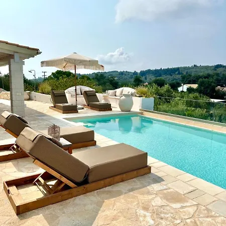 Nikolas Villa